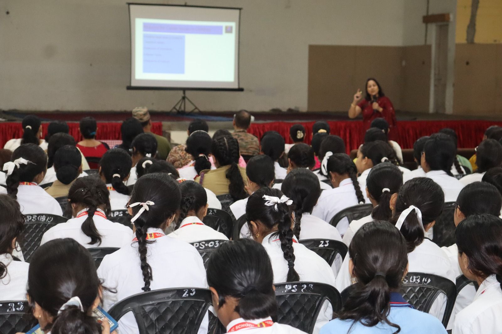 Students interacting during the session.
